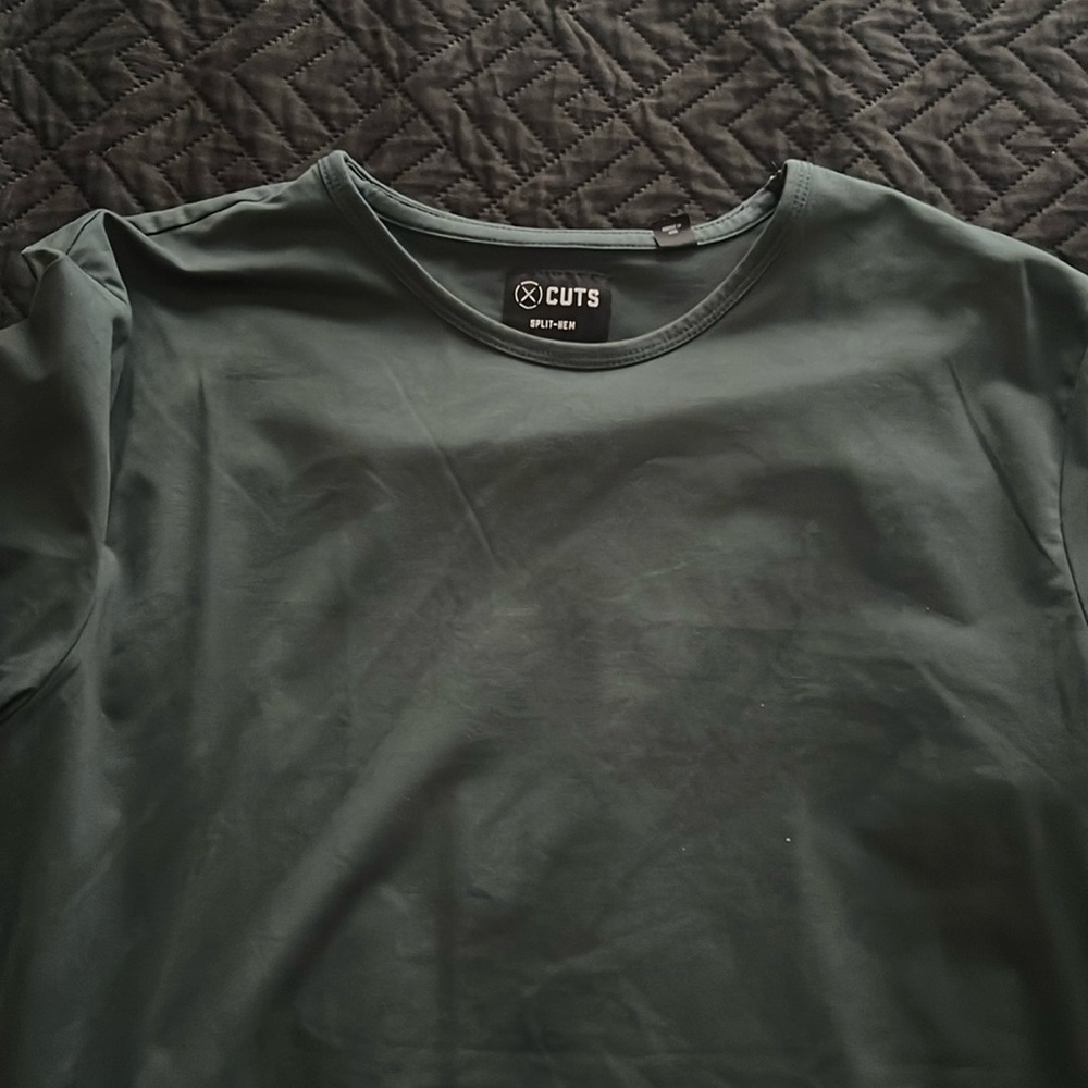 Men’s cuts t-shirt